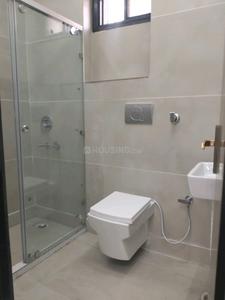 Bathroom Image of 1150 Sq.ft 3 BHK Apartment / Flat for sale in Gasta Complex, Paschim Vihar New Delhi for Rs. 13000000