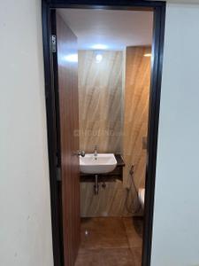 Bathroom Image of 550 Sq.ft 1 BHK Apartment / Flat for sale in Lodha Amara, Kolshet Thane for Rs. 7300000