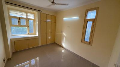 Bedroom Image of 1800 Sq.ft 3 BHK Apartment / Flat for rent in CGHS Saral Apartment, Sector 10 Dwarka New Delhi for Rs. 42000