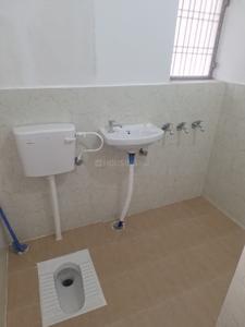 Bathroom Image of 1100 Sq.ft 1 BHK Independent House for rent in Indira Nagar Lucknow for Rs. 12000
