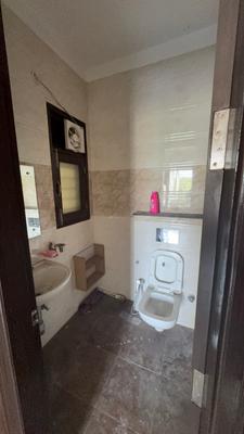 Image of 2000 Sq.ft 3 BHK Builder Floor for rent in Sector 46, Gurgaon for Rs. 50000