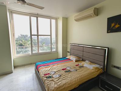 Bedroom Image of 1500 Sq.ft 3 BHK Builder Floor for rent in Sector 52 Noida for Rs. 50000