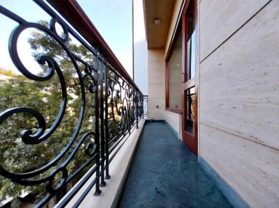 Balcony Image of 2700 Sq.ft 4 BHK Builder Floor for sale in New Friends Colony New Delhi for Rs. 82500000