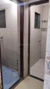 Bathroom Image of 425 Sq.ft 1 BHK Apartment / Flat for rent in Saptarshi CHS, Malad West Mumbai for Rs. 31500