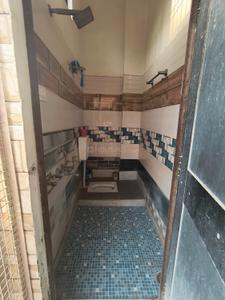 Bathroom Image of 500 Sq.ft 1 BHK Builder Floor for rent in Modipuram Meerut for Rs. 6000
