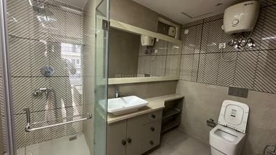 Image of 2700 Sq.ft 3 BHK Builder Floor for rent in BPTP Amstoria , Sector 102, Gurgaon for Rs. 62000