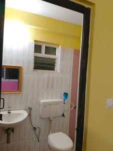 Bathroom Image of 900 Sq.ft 2 BHK Apartment / Flat for rent in Bandimot Bellary for Rs. 20000