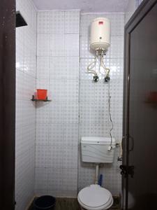 Common Bathroom Image of 500 Sq.ft 1 BHK Builder Floor for rent in Ranjeet Nagar New Delhi for Rs. 17000