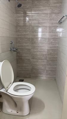 Bathroom Image of 400 Sq.ft 1 BHK Apartment / Flat for sale in Ambuja Utalika Effieciency And Comfort, Mukundapur Kolkata for Rs. 4200000
