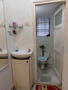 Bathroom Image of 550 Sq.ft 1 BHK Apartment / Flat for sale in Bandra West Mumbai for Rs. 22500000