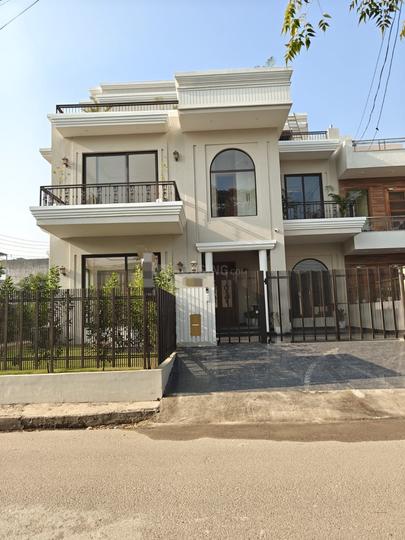 Sector 79 Main Image 1