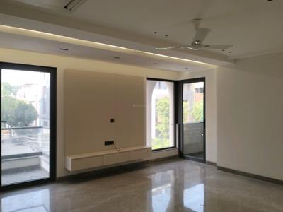 Bedroom Image of 4050 Sq.ft 4 BHK Builder Floor for sale in Model Town New Delhi for Rs. 85000000