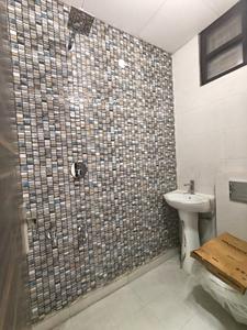 Bathroom Image of 1100 Sq.ft 3 BHK Apartment / Flat for sale in Sector 7 Gurgaon for Rs. 6500000