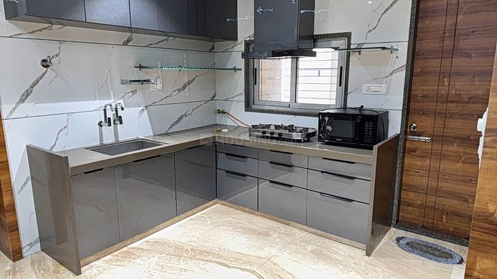 Prism Luxuria Main Image 1