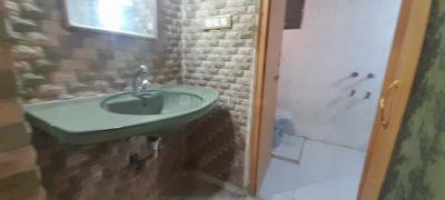 Bathroom Image of 2000 Sq.ft 2.5 BHK Apartment / Flat for sale in Akota Vadodara for Rs. 8000000