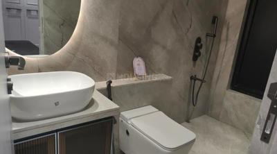 Bathroom Image of 1750 Sq.ft 3 BHK Apartment / Flat for sale in Gurukrupa Alaknanda, Juhu Mumbai for Rs. 87500000