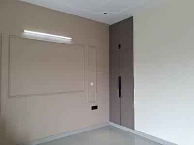 Bedroom Image of 2200 Sq.ft 4 BHK Builder Floor for rent in Sector 46 Noida for Rs. 50000