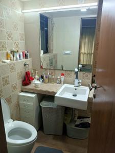Bathroom Image of 1000 Sq.ft 2 BHK Apartment / Flat for sale in Lakhani Signature, Pali Hill Mumbai for Rs. 62500000