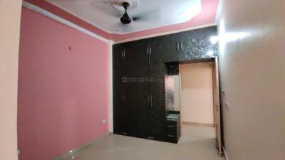 Bedroom Image of 1350 Sq.ft 3 BHK Apartment / Flat for rent in Kakarmata Varanasi for Rs. 22000