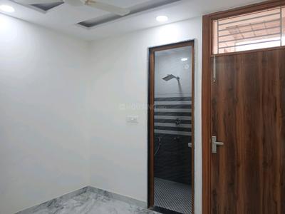 Bedroom Image of 1350 Sq.ft 3 BHK Builder Floor for sale in Paschim Vihar New Delhi for Rs. 23000000