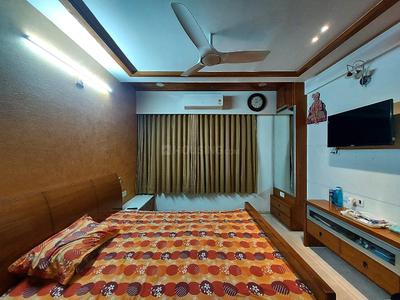 Bedroom Image of 3000 Sq.ft 4 BHK Apartment / Flat for sale in Vastu Oasis, Thaltej Ahmedabad for Rs. 35100000