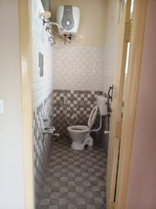 Bathroom Image of 950 Sq.ft 2 BHK Independent House for rent in Ramamurthy Nagar Bengaluru for Rs. 27000