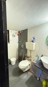 Bathroom Image of 900 Sq.ft 2 BHK Apartment / Flat for rent in Runwal Garden City Daffodil, Thane West Thane for Rs. 35000