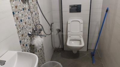 Image of 600 Sq.ft 2 BHK Apartment / Flat for rent in Bhalchandra Wadnerkar Yash Trinity, Dadar West, Mumbai for Rs. 90000