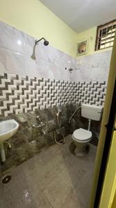 Bathroom Image of 1300 Sq.ft 2.5 BHK Apartment / Flat for rent in Madambakkam Chennai for Rs. 25000
