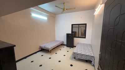 Bedroom Image of 1100 Sq.ft 2 BHK Builder Floor for rent in Sayajipura Vadodara for Rs. 18500