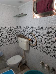 Bathroom Image of 1500 Sq.ft 2 BHK Apartment / Flat for sale in Vastrapur Ahmedabad for Rs. 6350000