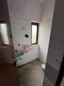 Bathroom Image of 250 Sq.ft 1 RK Apartment / Flat for rent in Park View Apartments, Paschim Vihar New Delhi for Rs. 10000
