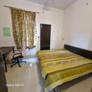Bedroom Image of 1500 Sq.ft 2.5 BHK Builder Floor for rent in Model Town Bathinda for Rs. 13000