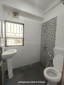 Image of 1420 Sq.ft 3 BHK Builder Floor for rent in Kahilipara, Guwahati for Rs. 38000