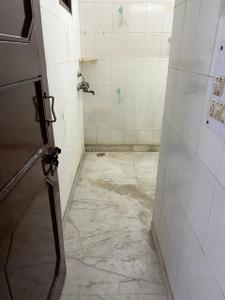 Bathroom Image of 350 Sq.ft 1 RK Builder Floor for rent in Sector 30 Noida for Rs. 16125