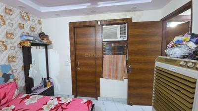 Bedroom Image of 550 Sq.ft 2 BHK Builder Floor for sale in Laxmi Nagar New Delhi for Rs. 5500000