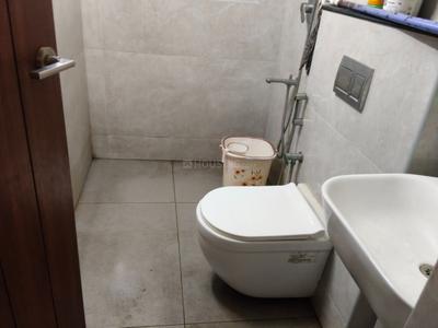 Bathroom Image of 1600 Sq.ft 3 BHK Apartment / Flat for rent in Anna Nagar Chennai for Rs. 65000