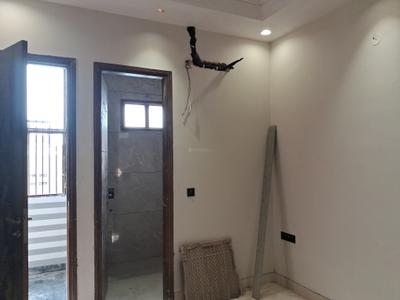 Bedroom Image of 900 Sq.ft 3 BHK Builder Floor for sale in Paschim Vihar New Delhi for Rs. 21000000