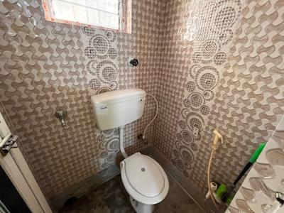 Bathroom Image of 925 Sq.ft 2 BHK Apartment / Flat for sale in Naktala Kolkata for Rs. 5200000