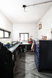 Kitchen Image of 2970 Sq.ft 5 BHK Independent House for sale in Kankaria Ahmedabad for Rs. 14000000