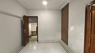 Bedroom Image of 2000 Sq.ft 3 BHK Builder Floor for rent in Uday Park New Delhi for Rs. 130000