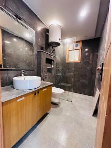Bathroom Image of 2000 Sq.ft 4 BHK Apartment / Flat for sale in Saket New Delhi for Rs. 17200000