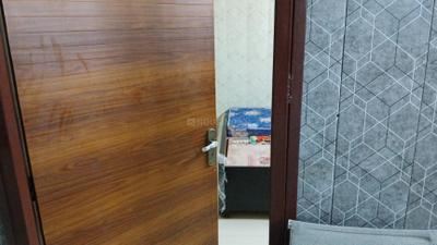 Bedroom Image of 600 Sq.ft 1 BHK Builder Floor for rent in Madhu Vihar New Delhi for Rs. 17000