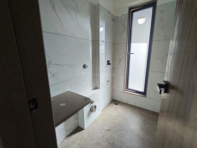 Image of 950 Sq.ft 2 BHK Apartment / Flat for sale in Vile Parle East, Mumbai for Rs. 27800000