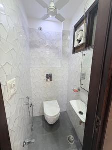 Bathroom Image of 1800 Sq.ft 3 BHK Builder Floor for rent in AGCR Enclave New Delhi for Rs. 55000