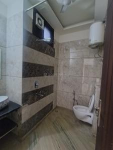 Bathroom Image of 1800 Sq.ft 3 BHK Builder Floor for rent in Big Block Builder Floor, Sector 46 Gurgaon for Rs. 45000