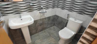 Bathroom Image of 900 Sq.ft 2 BHK Apartment / Flat for rent in Kalyan Nagar Bengaluru for Rs. 29000