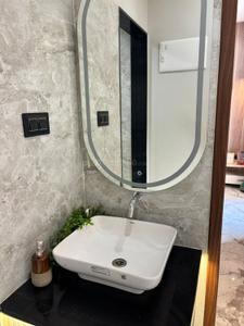 Bathroom Image of 1600 Sq.ft 3 BHK Apartment / Flat for sale in Punawale Pune for Rs. 7800000
