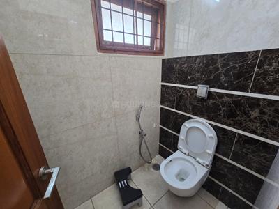 Bathroom Image of 5500 Sq.ft 5 BHK Apartment / Flat for rent in Sanjaynagar Bengaluru for Rs. 350000