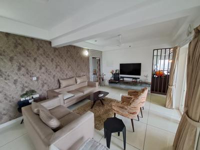 Hall Image of 2450 Sq.ft 4 BHK Apartment / Flat for sale in Vyttila Kochi for Rs. 23000000